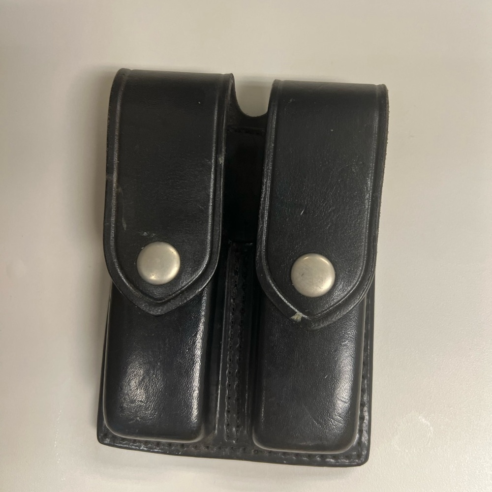 Black Leather Dual Pocket Holster
